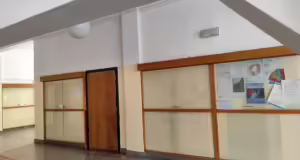 ΕΚΠΑ: Δεν υπάρχουν γκράφιτι στο ανακαινισμένο κυλικείο – Μπήκαν καινούργιες μπάρες στην είσοδο