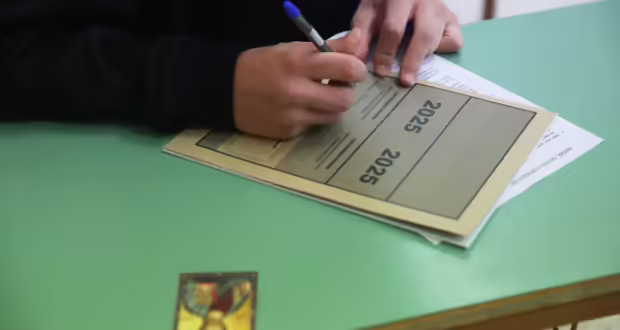 Πανελλήνιες 2025: Αρχαία Ελληνικά, Μαθηματικά και Βιολογία τη Δευτέρα για τους υποψήφιους των ΓΕΛ