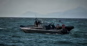 Κάρπαθος: Επιχείρηση διάσωσης 75 μεταναστών – Τους περισυνέλεξε το «Blue Star Χίος»
