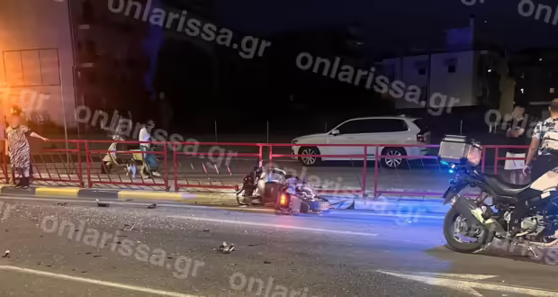 Τροχαίο δυστύχημα στη Λάρισα: Δύο άτομα εκτοξεύτηκαν από μηχανή μετά από σύγκρουση με αυτοκίνητο – Νεκρή μία 52χρονη, σοβαρά ένας 42χρονος