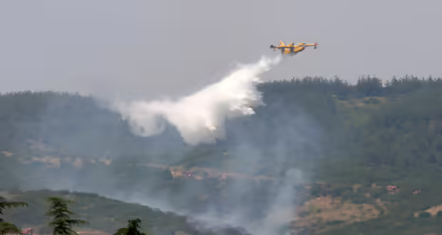 Θεσσαλονίκη: Υπό μερικό έλεγχο τέθηκε η φωτιά σε αγροτοδασική έκταση στο Ωραιόκαστρο