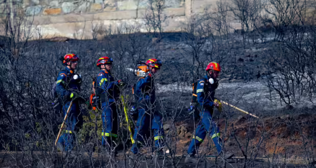 Θεσσαλονίκη: Σε ύφεση η φωτιά στην Ευκαρπία (βίντεο)