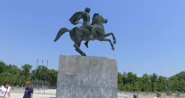Ο Δήμος Νεάπολης – Συκεών τίμησε τον δημιουργό του αγάλματος του Μ. Αλεξάνδρου
