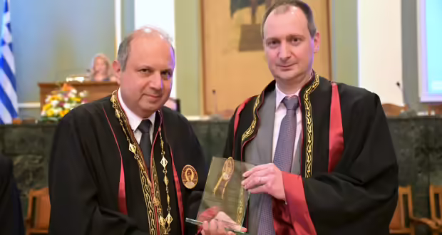 Θεσσαλονίκη: Επίτιμος Διδάκτορας του Τμήματος Φαρμακευτικής της Σχολής Επιστημών Υγείας του ΑΠΘ αναγορεύτηκε ο Χρήστος Κυρατσούς