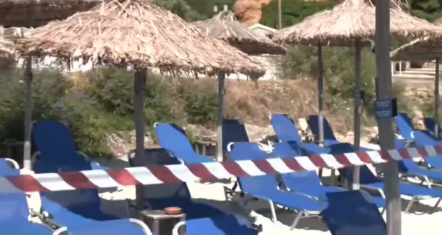 Σφραγίστηκε beach bar στη Χαλκιδική για καταπάτηση αιγιαλού – Χιλιάδες και φέτος οι καταγγελίες στο MyCoast