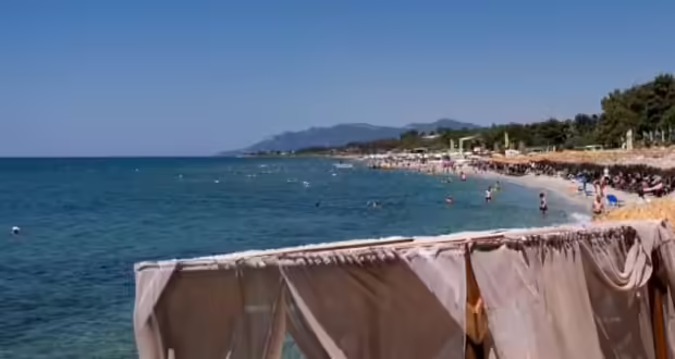 Έβρος: Απόλυτη τήρηση του νόμου για τον αιγιαλό στην Αλεξανδρούπολη- Συνεχείς έλεγχοι των αρχών στα 35 beach bar