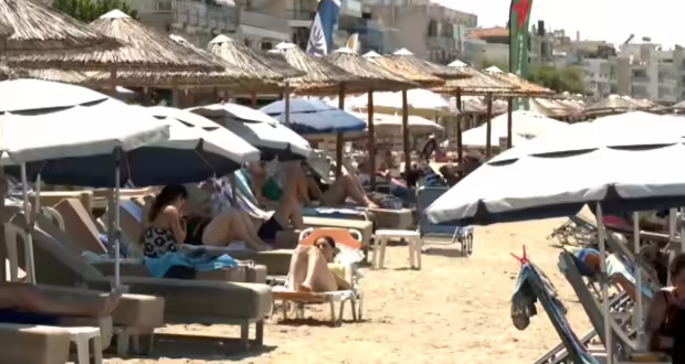 «Καμίνι» η χώρα για τρεις μέρες – Γεμάτες οι κοντινές παραλίες της Θεσσαλονίκης